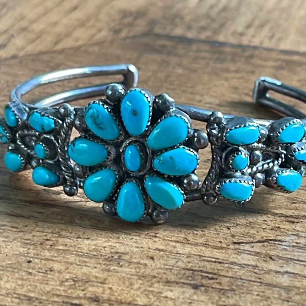 Vintage ZUNI TRIBE Turquoise Cuff Bracelet | small wrist